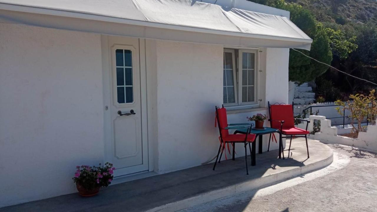 Sweet Home With Two Beds -One Single Room- With Beautiful View! Agia Marina  Eksteriør bilde